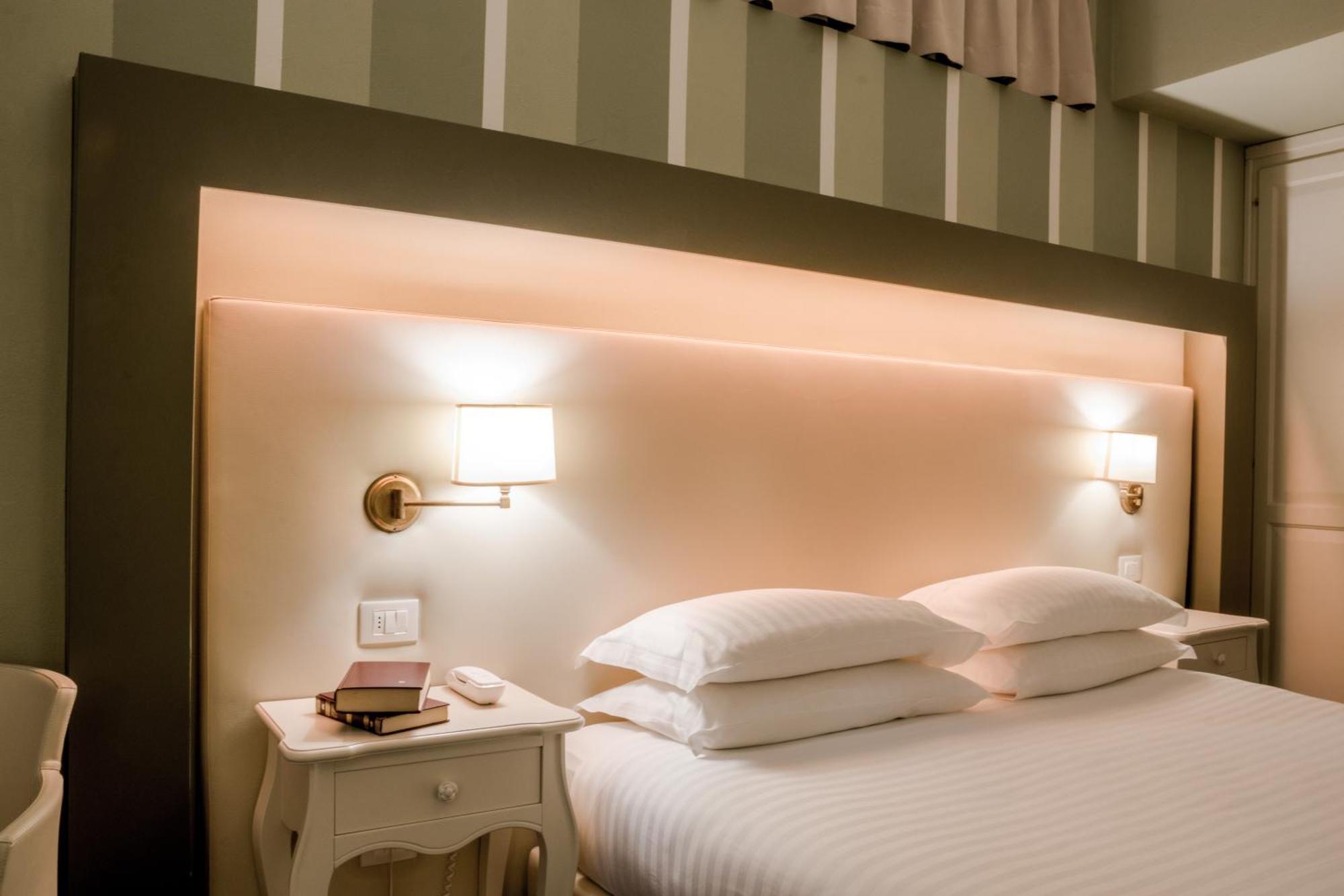 Le Ali Del Frassino Hotel Peschiera del Garda Bagian luar foto