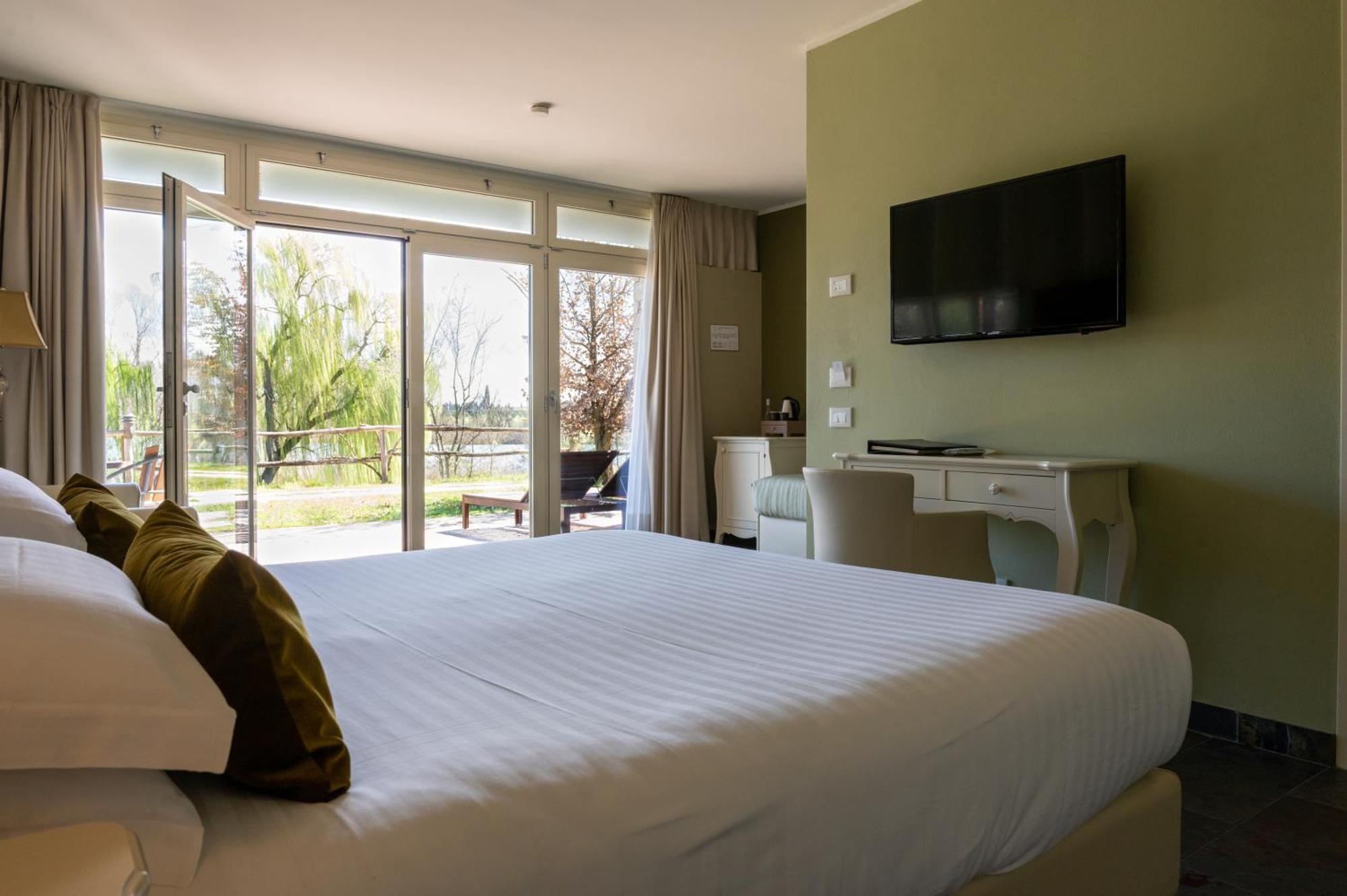 Le Ali Del Frassino Hotel Peschiera del Garda Bagian luar foto