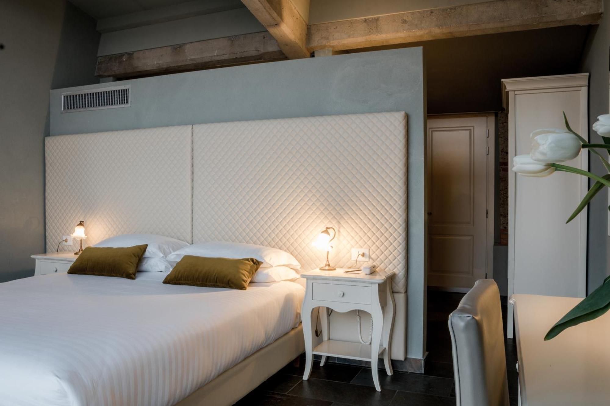 Le Ali Del Frassino Hotel Peschiera del Garda Bagian luar foto