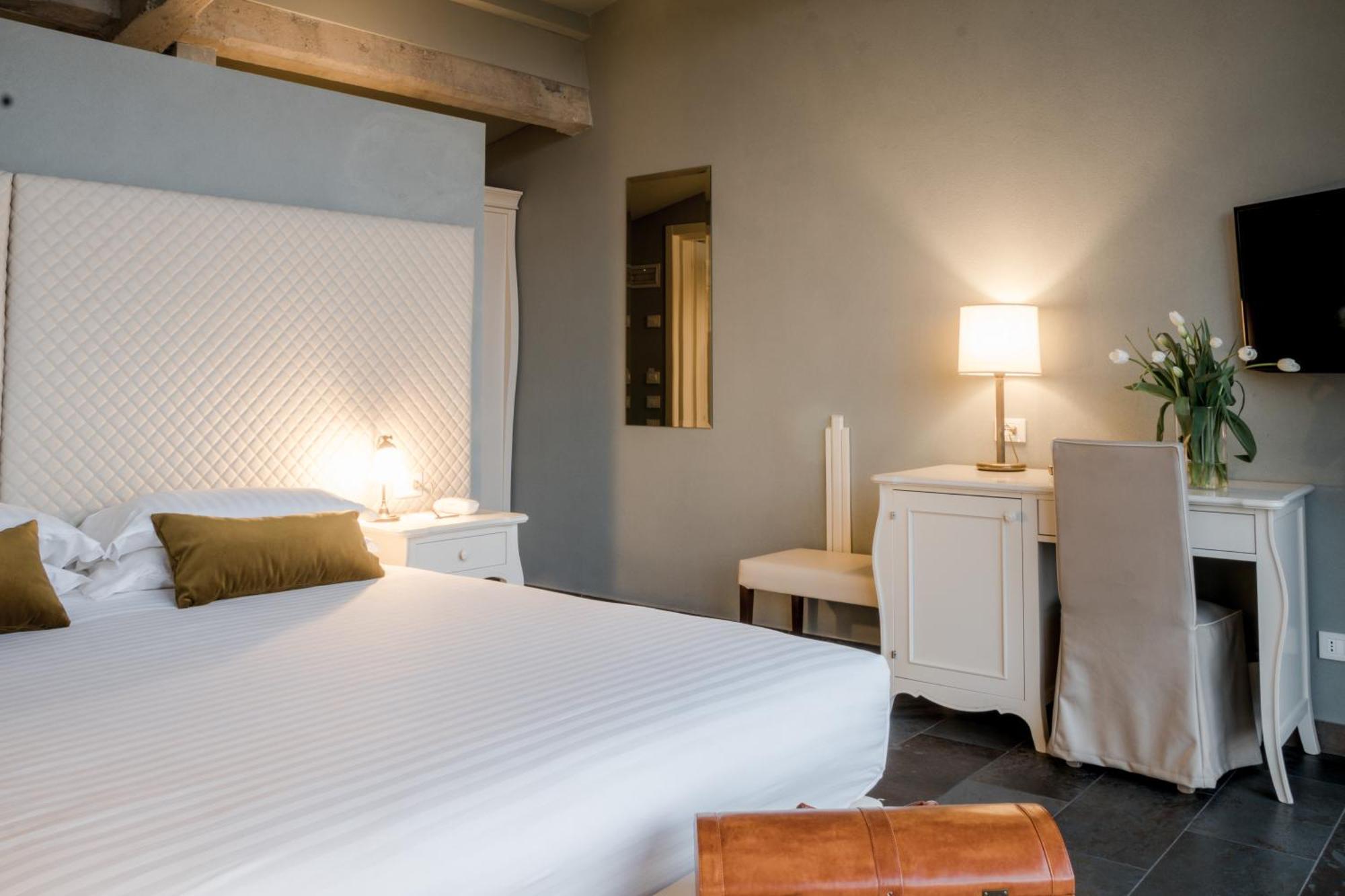 Le Ali Del Frassino Hotel Peschiera del Garda Bagian luar foto
