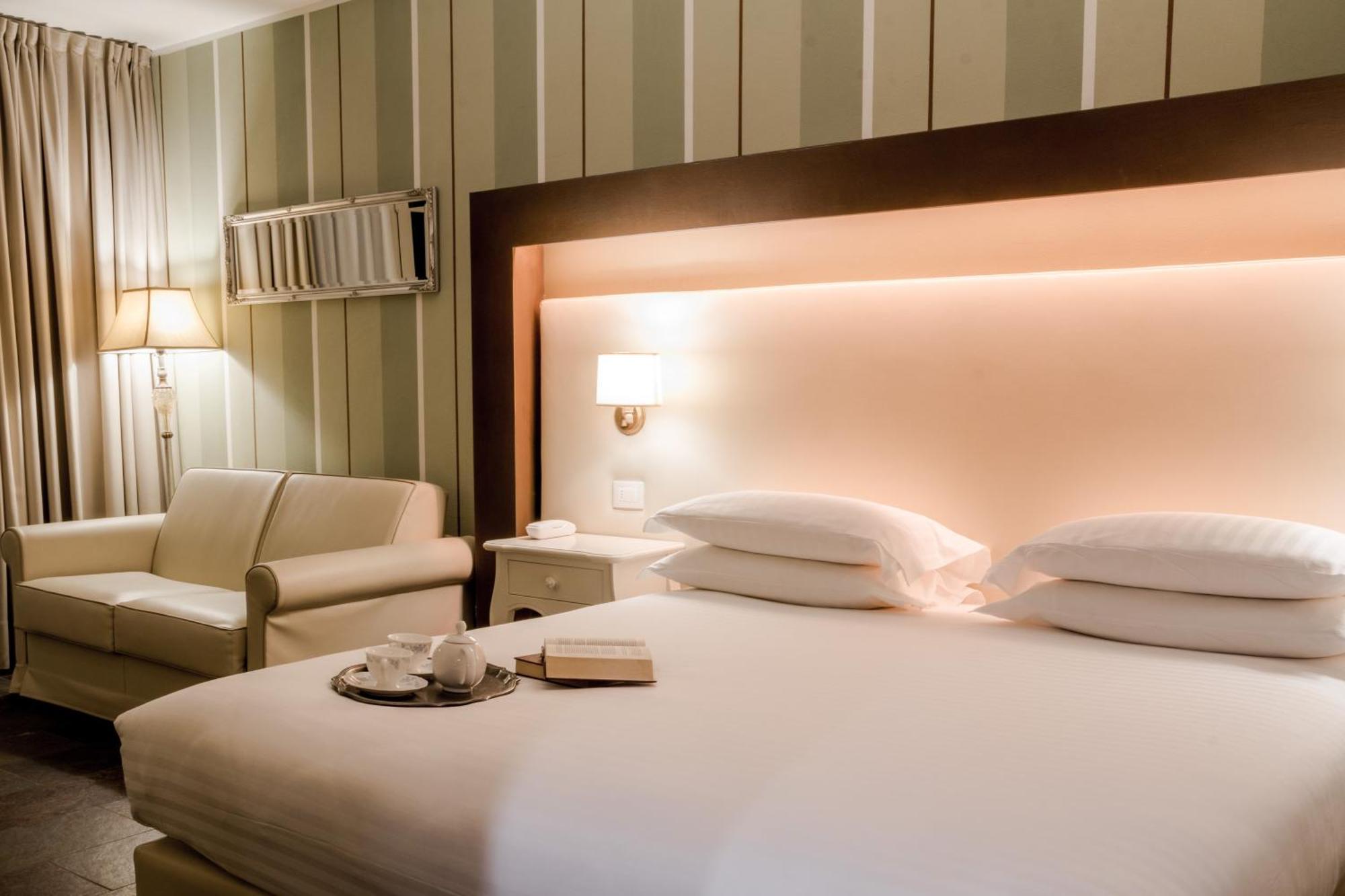 Le Ali Del Frassino Hotel Peschiera del Garda Bagian luar foto